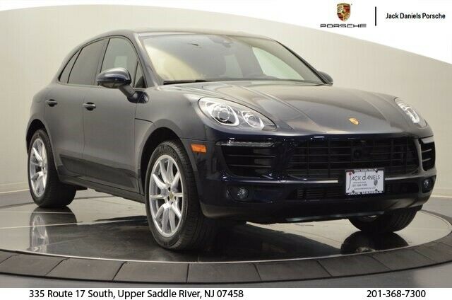 2018 Porsche Macan (Blue/Black)