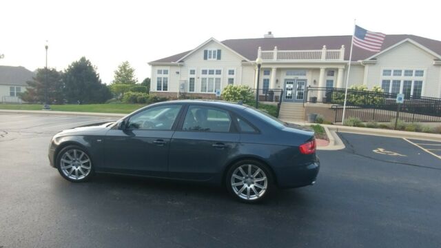 2010 Audi A4 (Gray/Black)