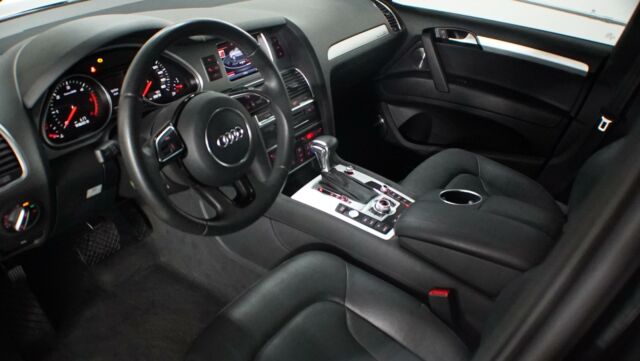 2012 Audi Q7 TDI Prestige (Black/Black)