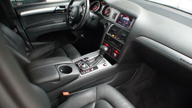 2012 Audi Q7 TDI Prestige (Black/Black)