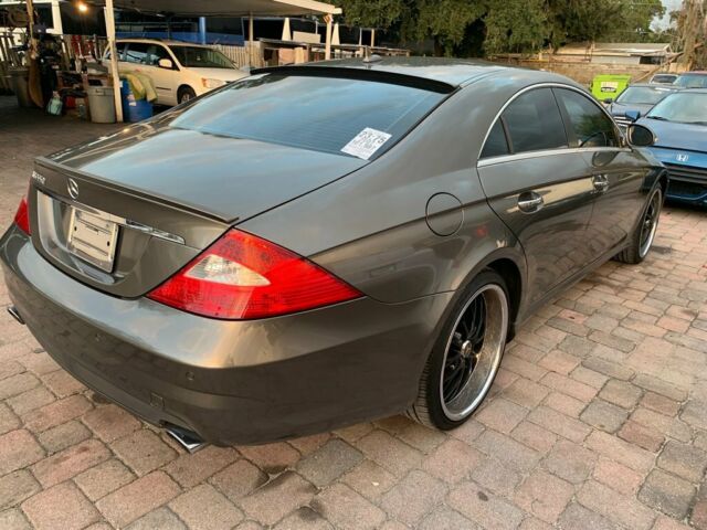 2007 Mercedes-Benz CLS-Class (Gray/Gray)