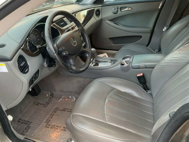 2007 Mercedes-Benz CLS-Class (Gray/Gray)