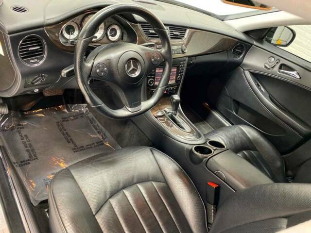 2010 Mercedes-Benz CLS-Class (Black/Black)