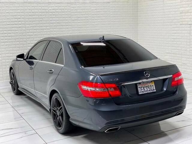2012 Mercedes-Benz E-Class (Blue/White)