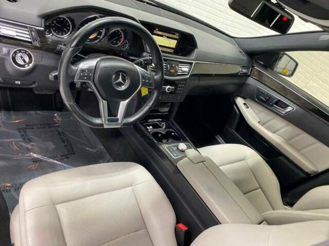 2012 Mercedes-Benz E-Class (Blue/White)