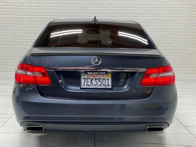 2012 Mercedes-Benz E-Class (Blue/White)