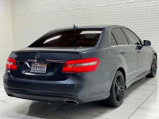 2012 Mercedes-Benz E-Class (Blue/White)