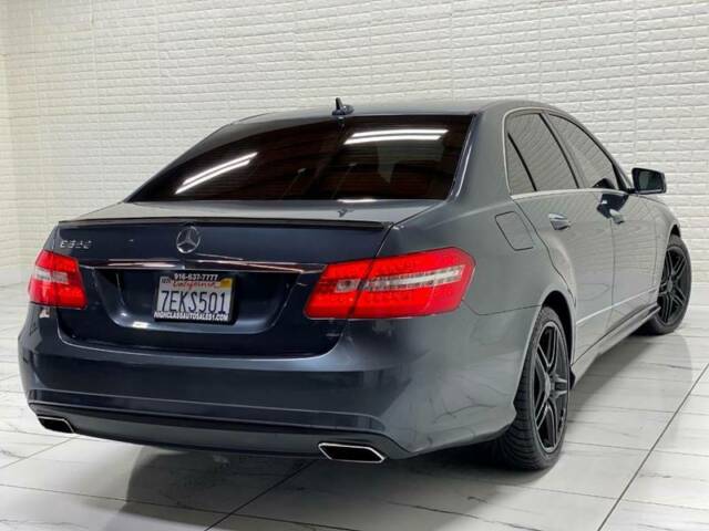 2012 Mercedes-Benz E-Class (Blue/White)