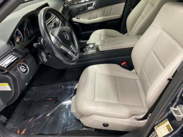 2012 Mercedes-Benz E-Class (Blue/White)