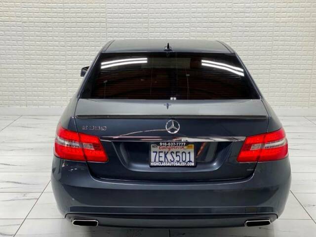 2012 Mercedes-Benz E-Class (Blue/White)