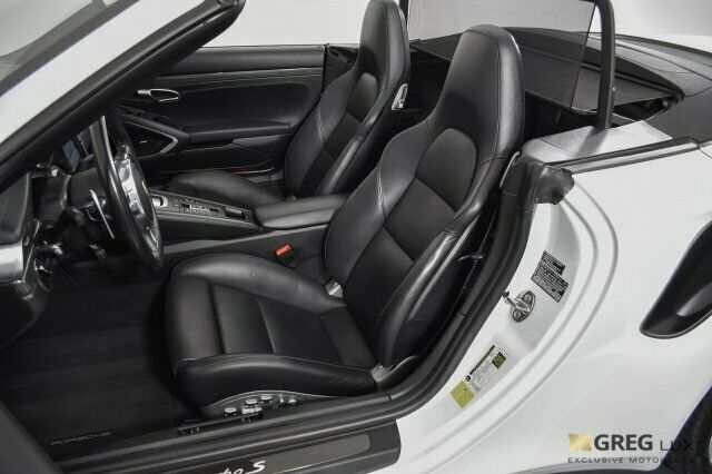 2014 Porsche 911 (White/Black)