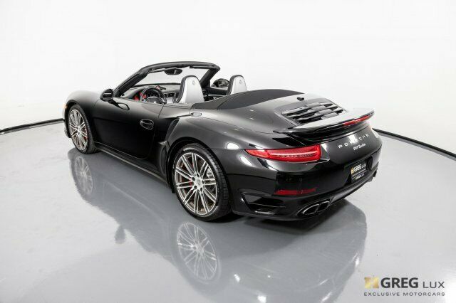 2015 Porsche 911 (Black/Black)