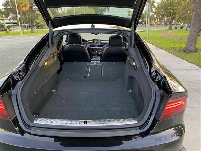 2016 Audi A7 (Black/Black)
