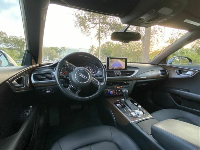 2016 Audi A7 (Black/Black)