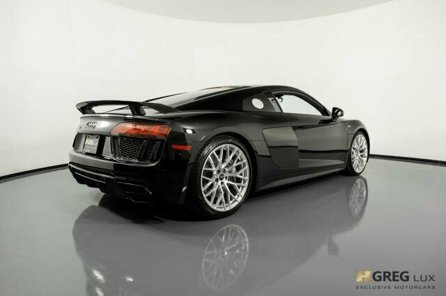 2018 Audi R8 (Black/Black)