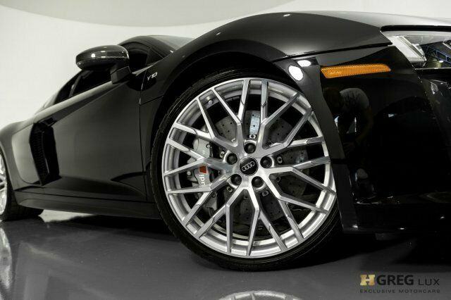 2018 Audi R8 (Black/Black)