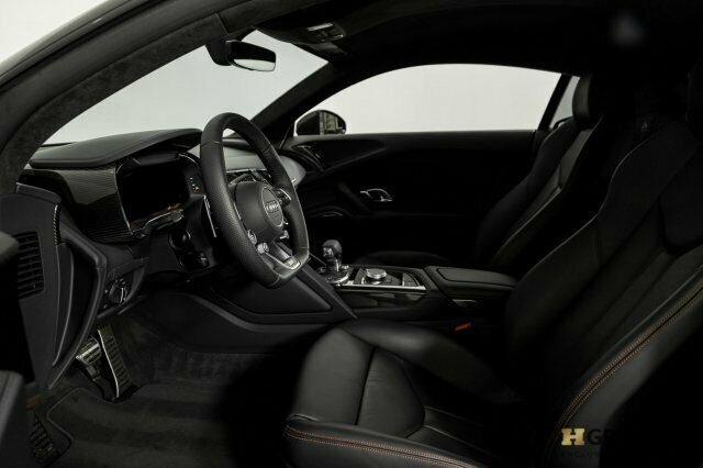 2018 Audi R8 (Black/Black)
