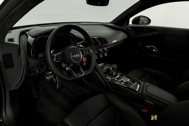 2018 Audi R8 (Black/Black)
