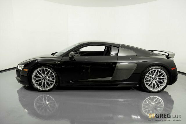 2018 Audi R8 (Black/Black)
