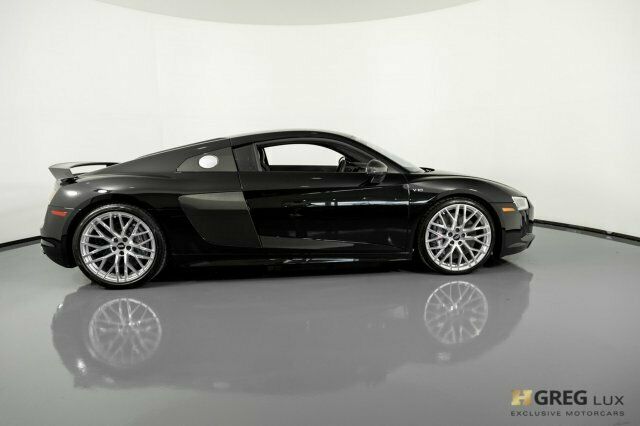 2018 Audi R8 (Black/Black)