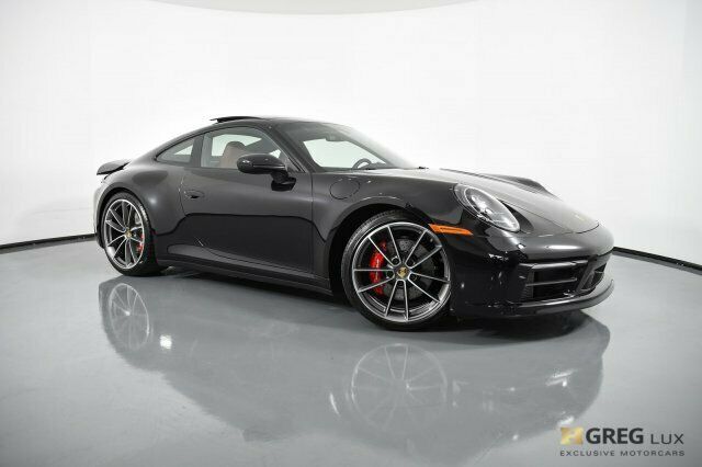 2020 Porsche 911 (Black/Black)