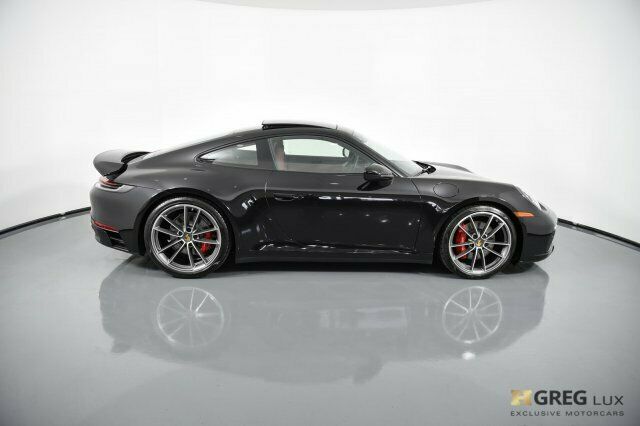 2020 Porsche 911 (Black/Black)