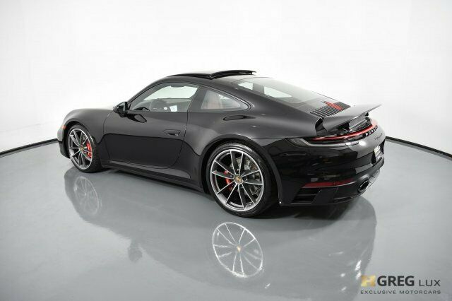 2020 Porsche 911 (Black/Black)