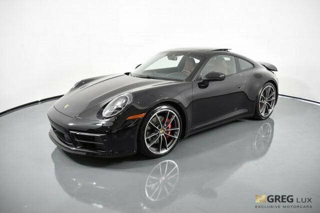2020 Porsche 911 (Black/Black)