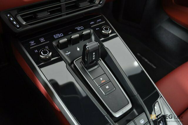 2020 Porsche 911 (Black/Black)
