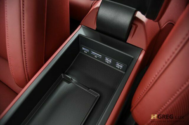 2020 Porsche 911 (Black/Black)