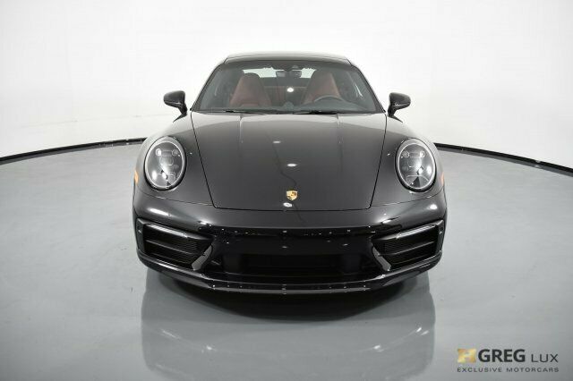 2020 Porsche 911 (Black/Black)
