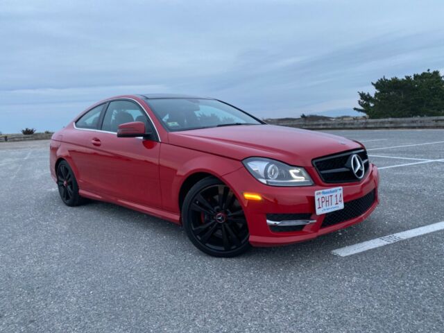 2015 Mercedes-Benz C-Class (Red/Black)