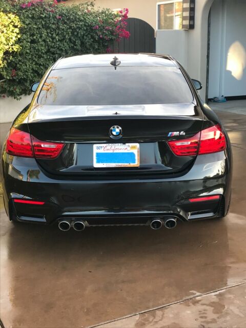 2016 BMW M4 (Gray/White)