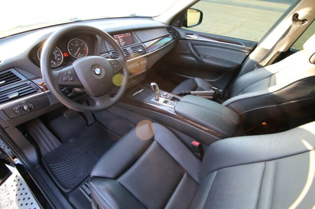 2012 BMW X5 (Black/Black)