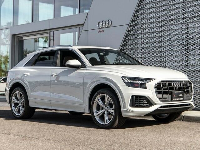 2019 Audi Q8 (White/--)