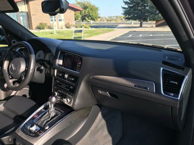 2016 Audi SQ5 (Gray/Black)