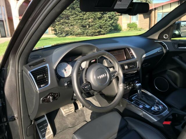 2016 Audi SQ5 (Gray/Black)