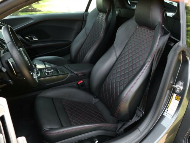 2017 Audi R8 (Gray/Black)