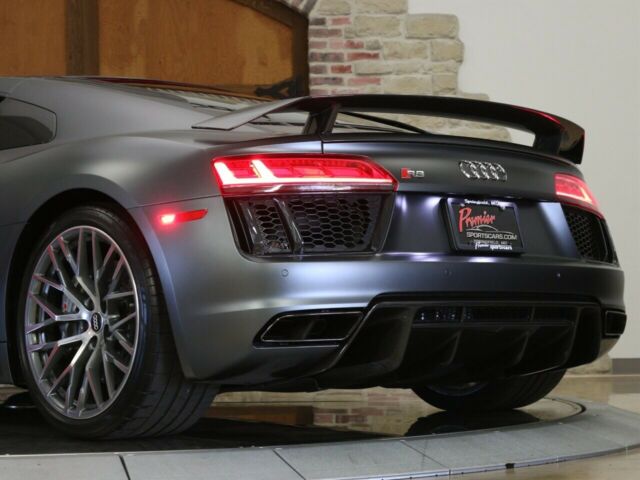 2017 Audi R8 (Gray/Black)