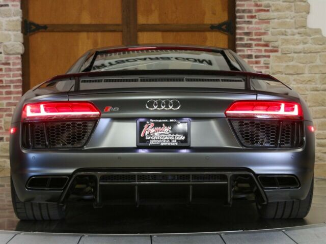 2017 Audi R8 (Gray/Black)