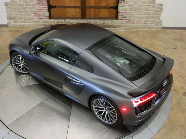 2017 Audi R8 (Gray/Black)