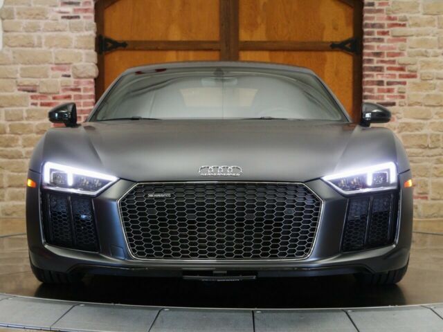 2017 Audi R8 (Gray/Black)