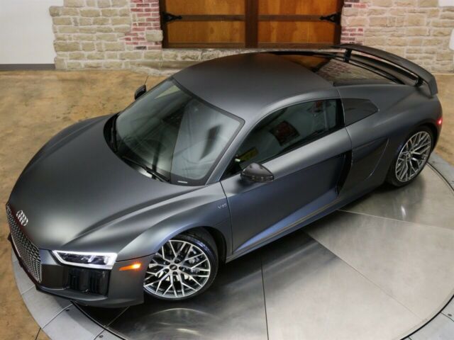 2017 Audi R8 (Gray/Black)