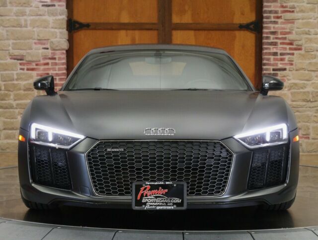 2017 Audi R8 (Gray/Black)
