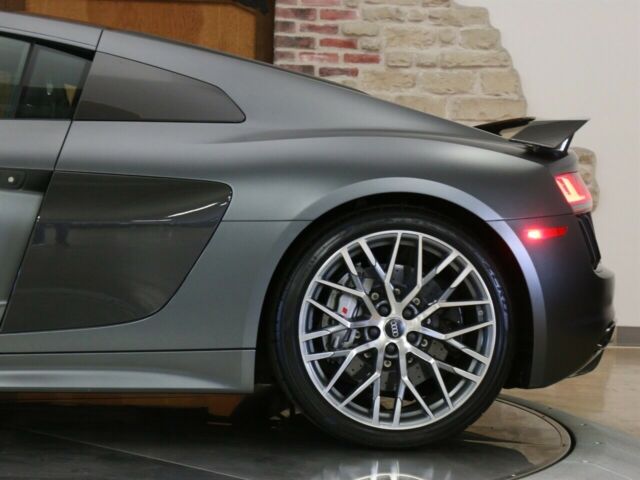 2017 Audi R8 (Gray/Black)
