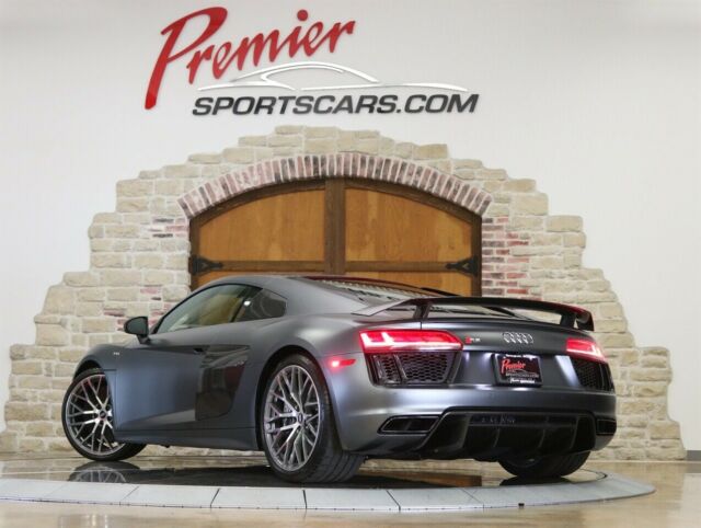 2017 Audi R8 (Gray/Black)
