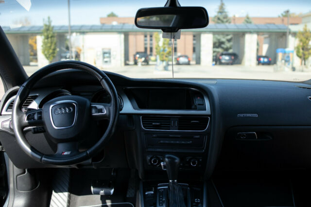 2009 Audi A5 (Gray/Black)