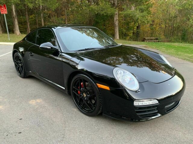 2010 Porsche 911 (Black/Black)