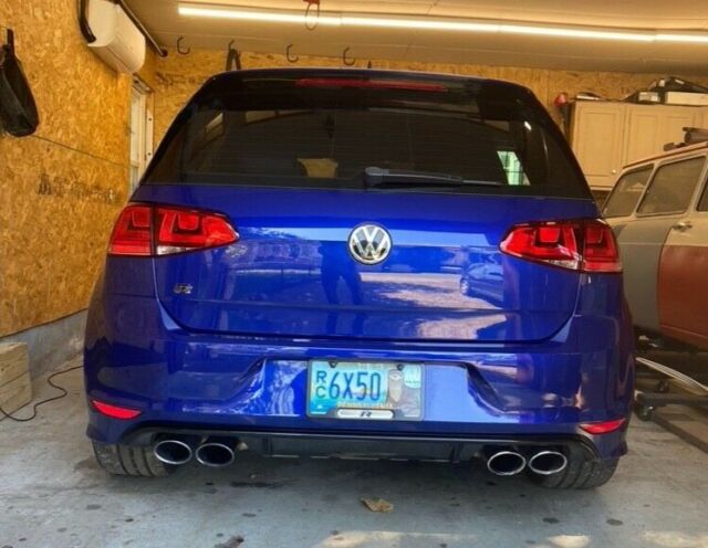 2016 Volkswagen Golf R (Blue/Black)