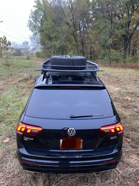 2019 Volkswagen Tiguan (Black/Black)